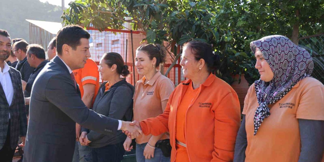 Başkan Ünlü, “Tüm emekçilerimize gösterdikleri çaba için yürekten teşekkür ediyorum”