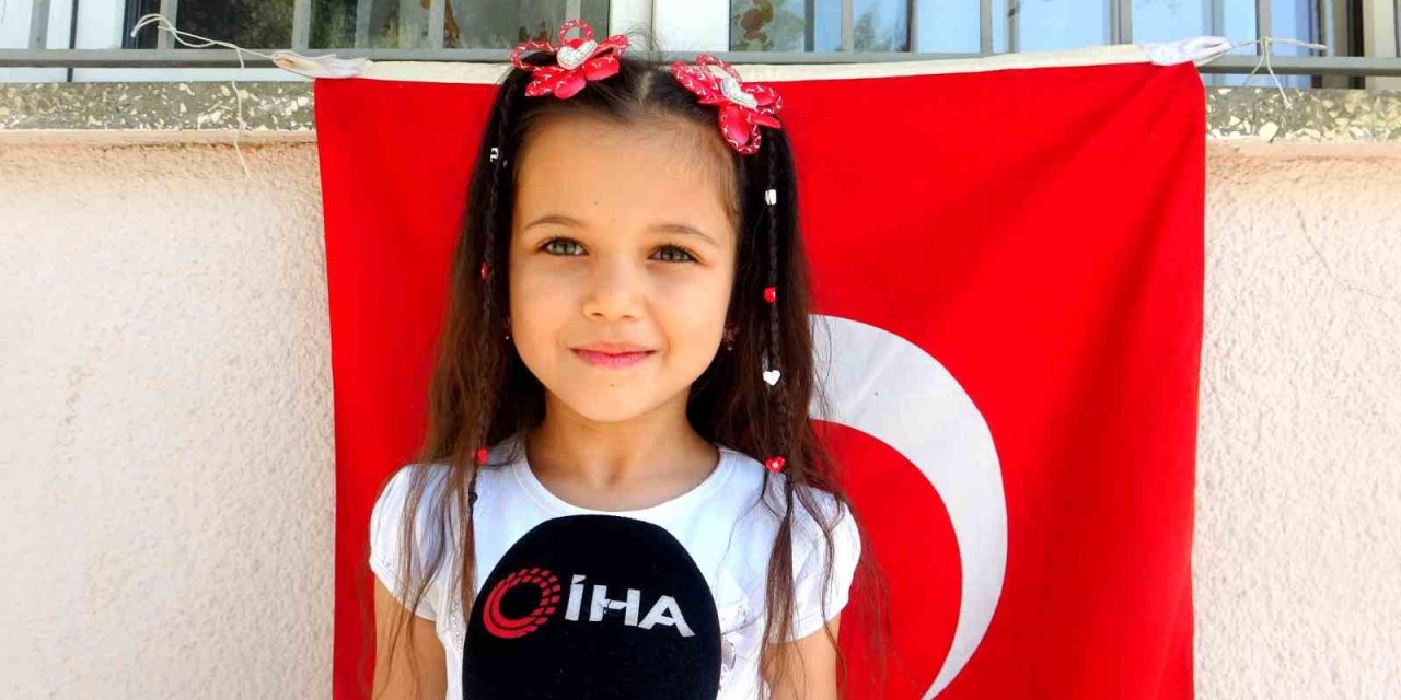Minik Cansu’nun İstiklal Marşı sevgisi