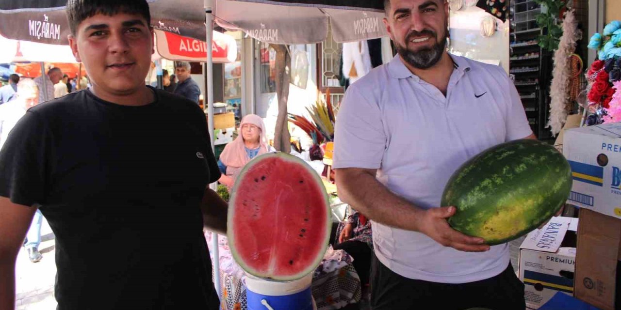 İran karpuzu kilosu 50 liradan tezgahta