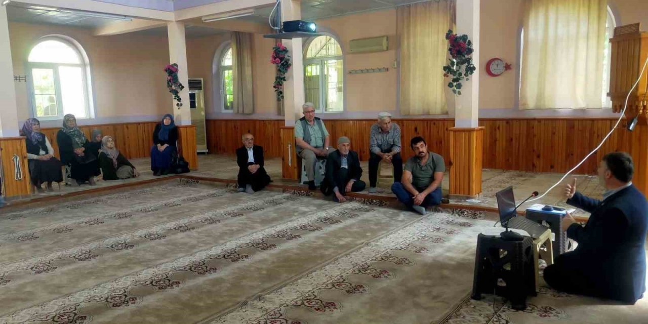 Kuyucak’ta hac semineri