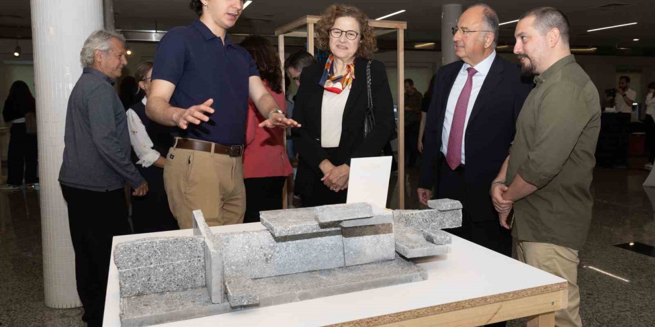 Sanayi atıkları sanat eserine dönüştü