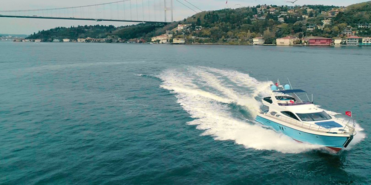 İstanbul Boğazında unutulmaz bir tekne turu deneyimi