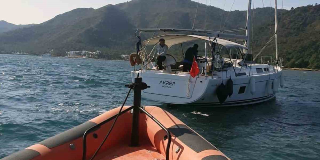 Marmaris’te 14 metrelik tekne karaya oturdu
