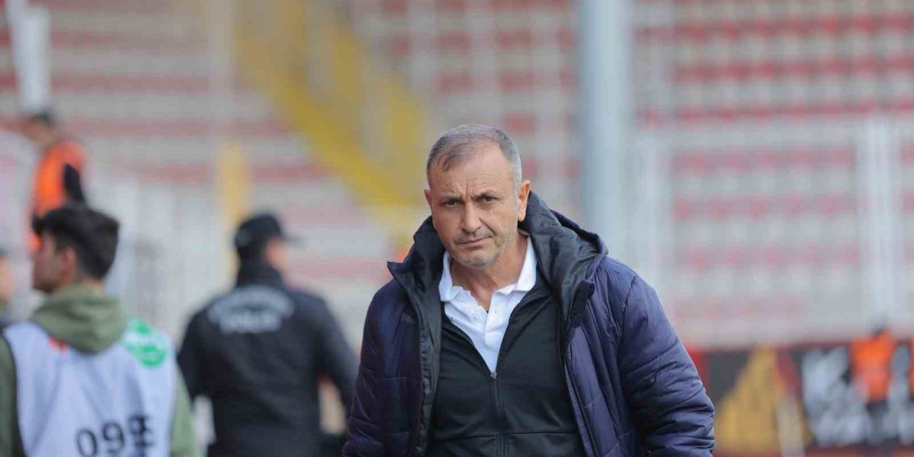 Efeler 09 SFK Teknik Direktörü Kanber: "2. Lig yolunda ilerlemeye devam edeceğiz"