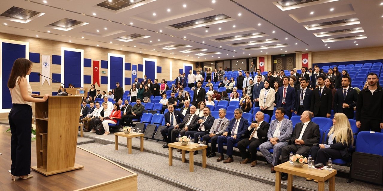 PAÜ Hukuk Fakültesinde ‘Meclis Simülasyonu’ etkinliği düzenlendi