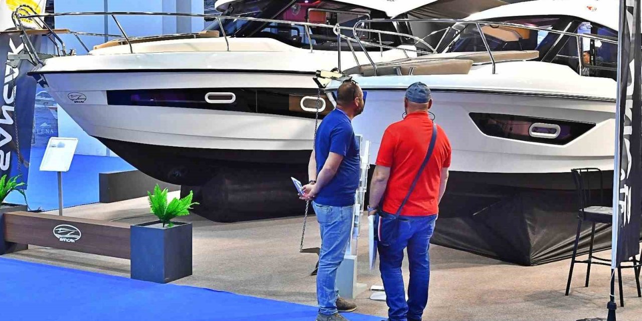 Milyonluk tekneler İzmir’de vitrine çıktı