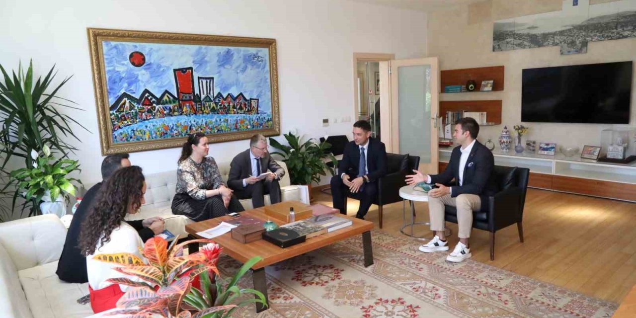 Konsoloslar Başkan Mandalinci ile görüştü