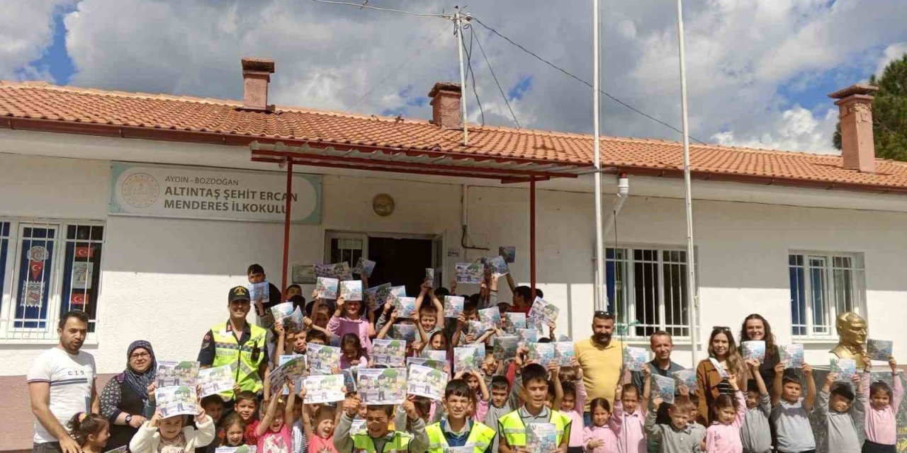 Bozdoğan İlçe Jandarma Komutanlığı’ndan öğrencilere trafik eğitimi