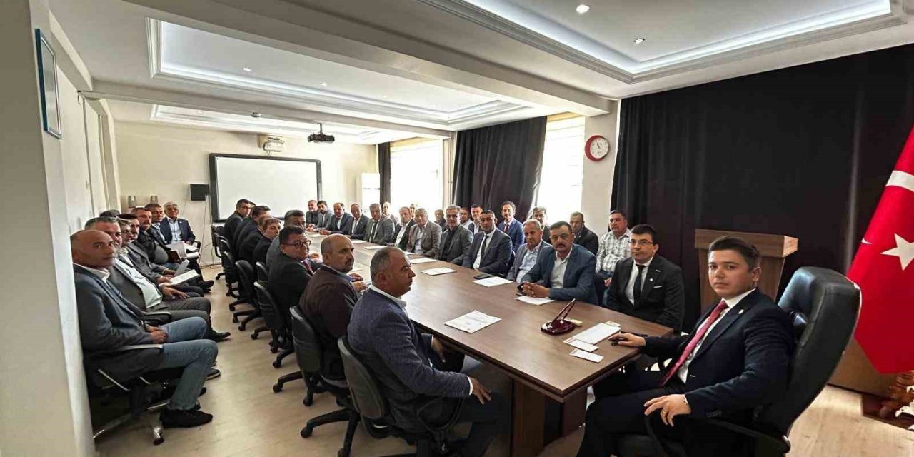 Kaymakam Gündoğdu muhtarlarla bir araya geldi