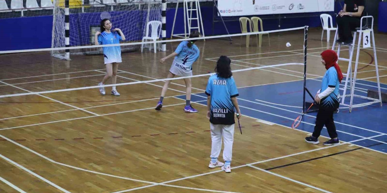 Badmintonta şampiyon raketler belli oldu