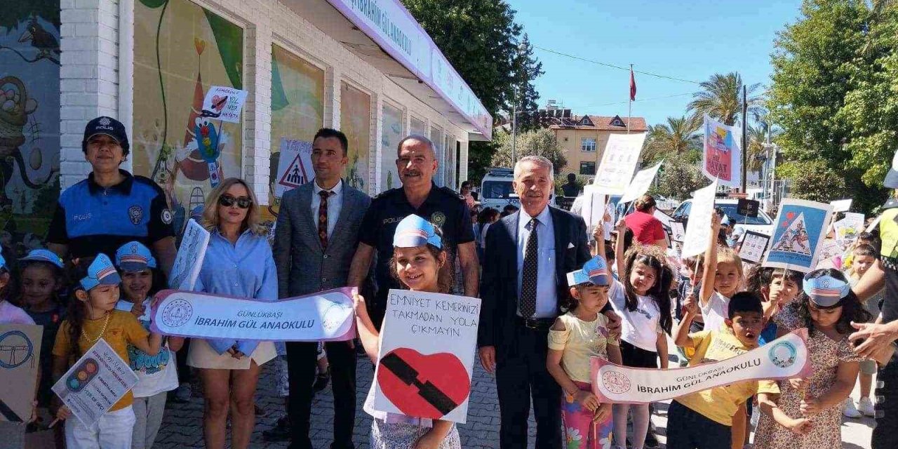 Fethiye’de anaokulu öğrencileri trafik kurallarını öğrendi