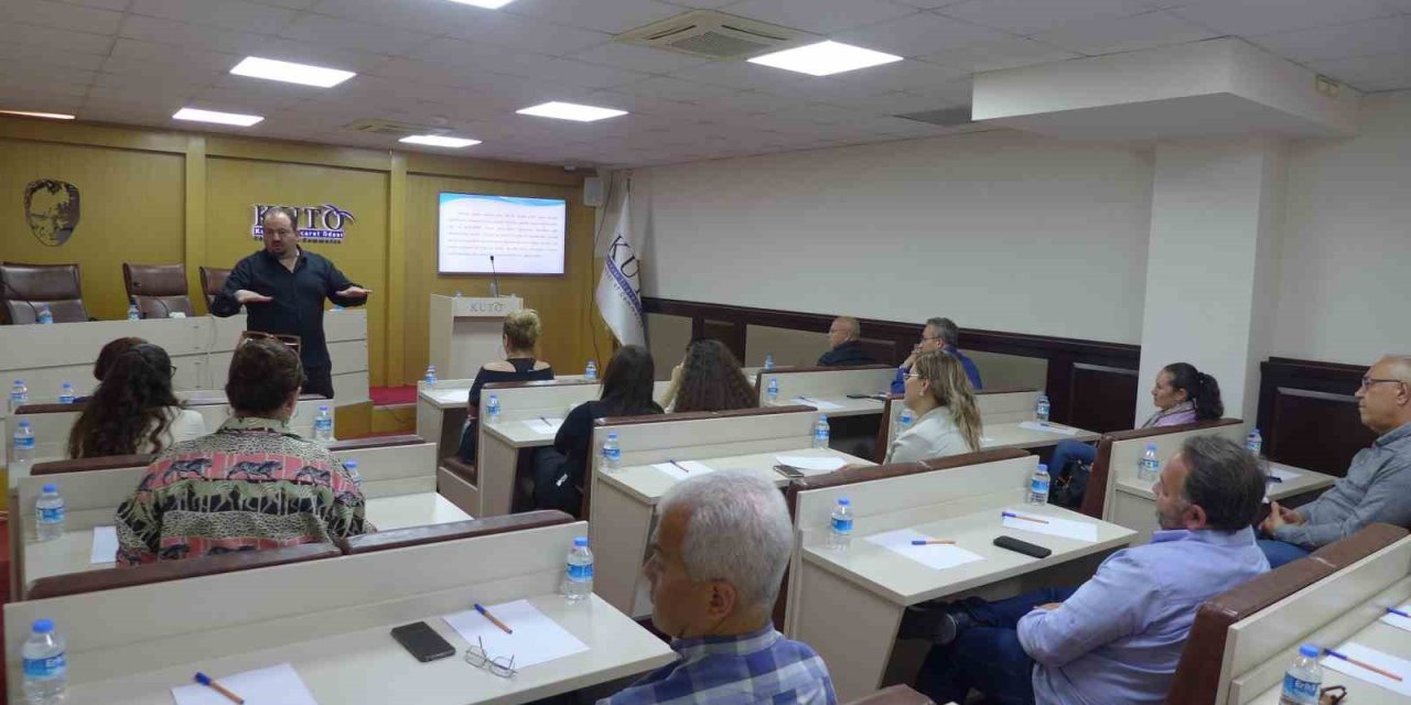 Kuşadası Ticaret Odası’nda, Restoranlara Yönelik Maliyet ve Menü Hazırlama eğitimi verildi