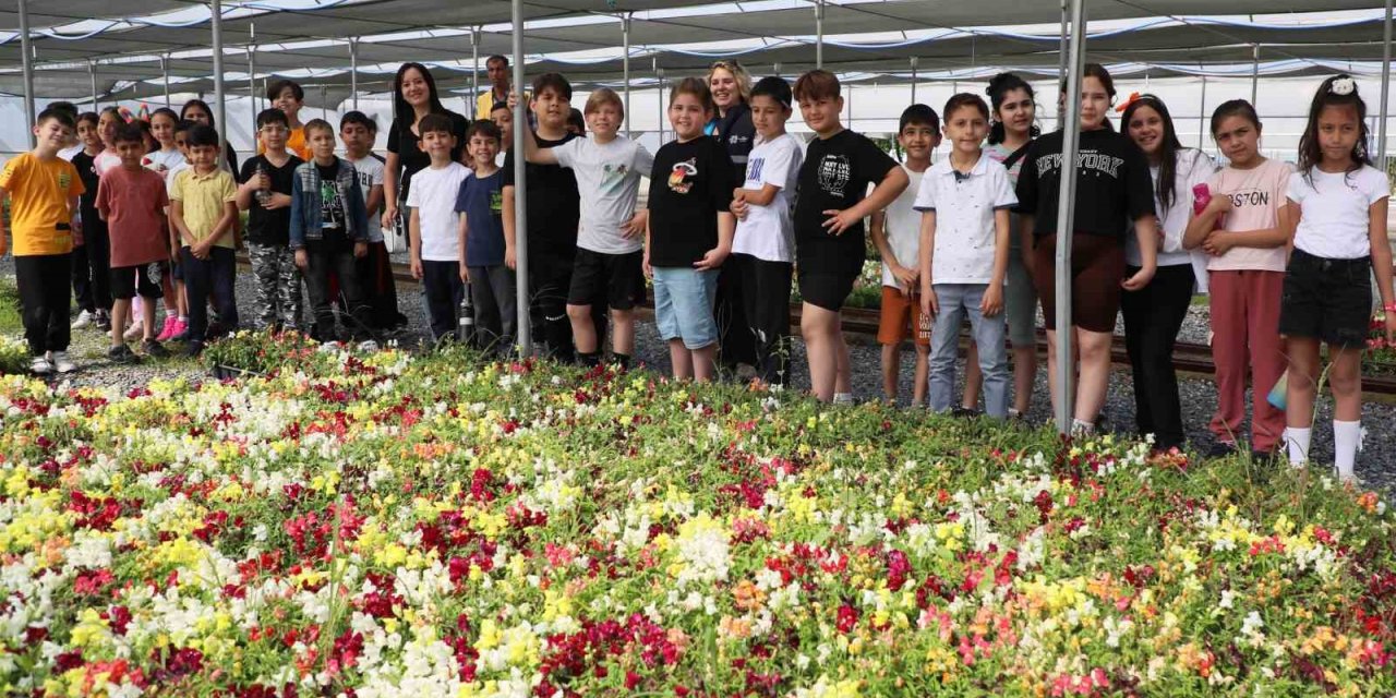 Ders zili bu kez Aydın Büyükşehir Belediyesi’nin fidanlığında çaldı