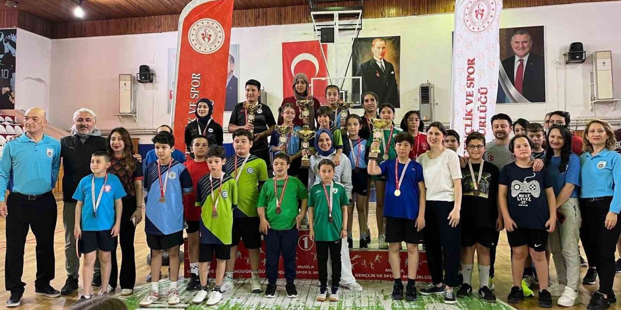 Menteşe Belediyespor madalyaya doyamadı