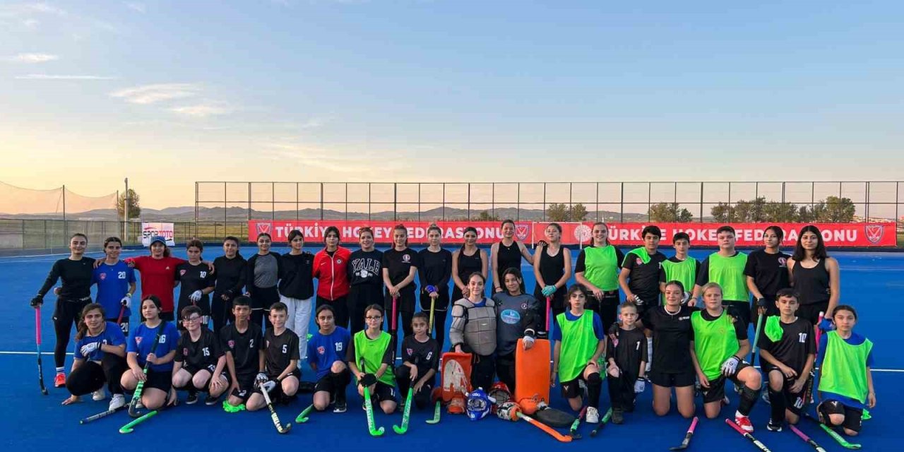 Muğla Ege Yıldızları Süper Lig Kadın Hokey takımı Kırklareli kampını tamamladı