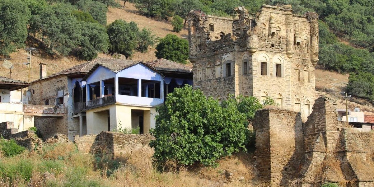 “Yıkılmasını mı bekleyeceğiz”