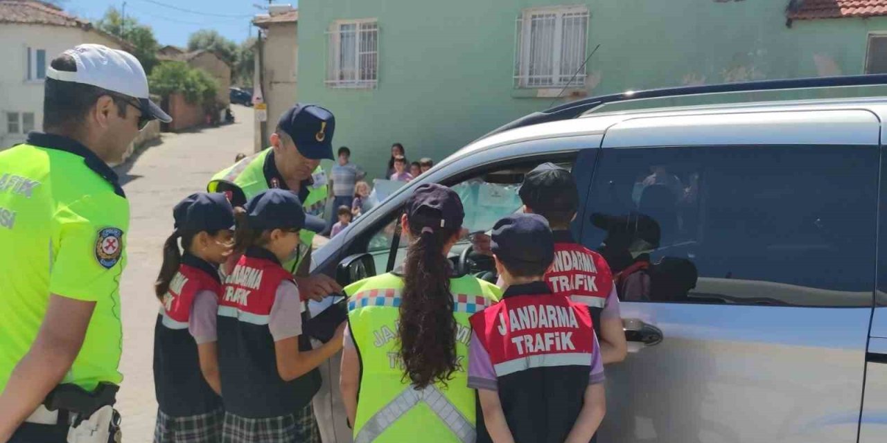 Germencik’te öğrencilere uygulamalı trafik eğitimi