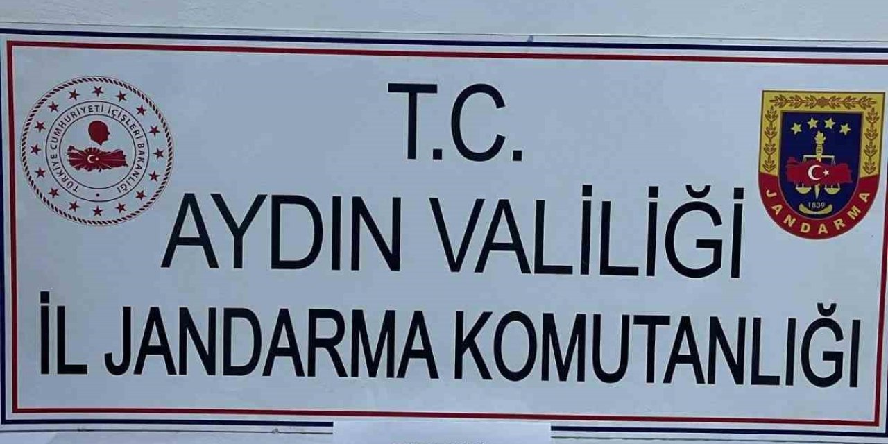 Şüpheli şahısların üzerlerinden uyuşturucu madde ele geçirildi