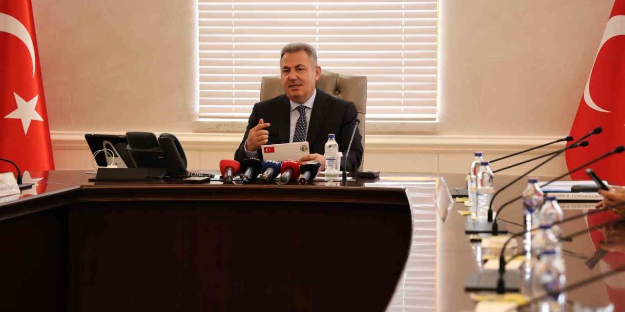 İzmir Valisi Elban: "Kentte 13 suç örgütü çökertildi"
