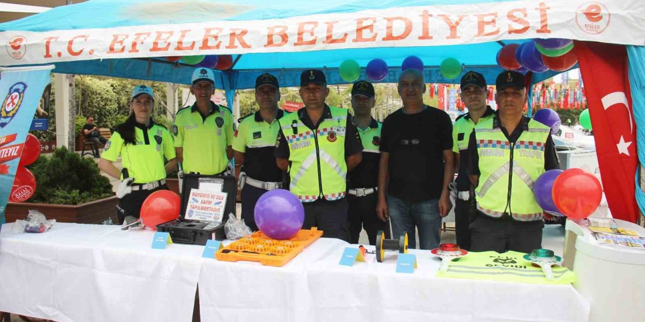 Aydın’da trafik ekipleri vatandaşlara ’hayatla yarışılmaz’ diyerek uyardı