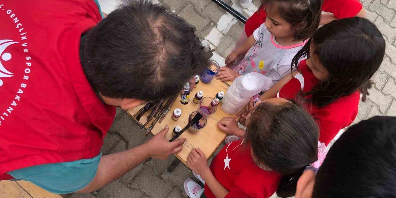 Muğla’da gönüllü gençler, Yatağan Katrancı İlkokulu öğrencileri ile bir araya geldi