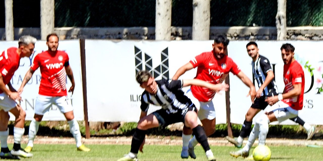 Çeşme Belediyespor ligi 3. sırada tamamladı