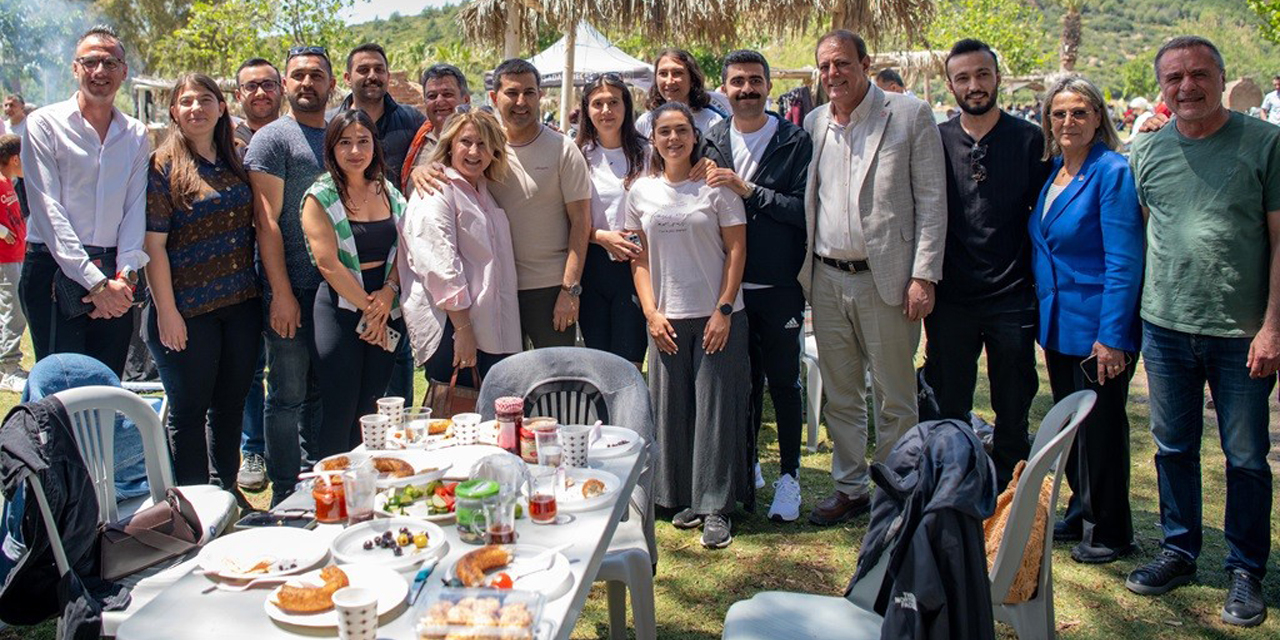 Başkan Günel Kuşadası Cemevi’nin pikniğine katıldı