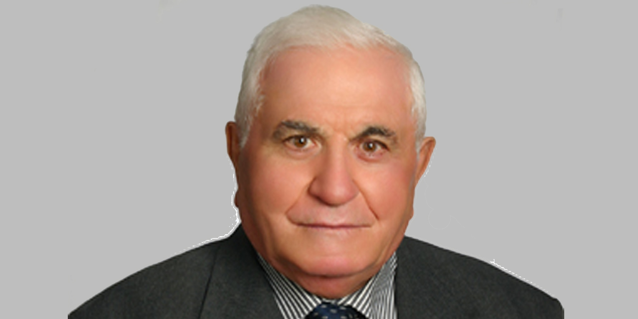 Kaşlarının altından anama baktılar