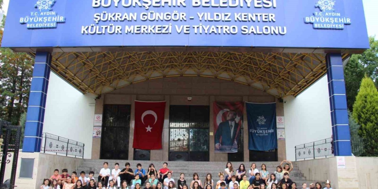 Aydın Büyükşehir Belediyesi Şehir Tiyatrosu’nun genç yetenekleri büyük beğeni topladı