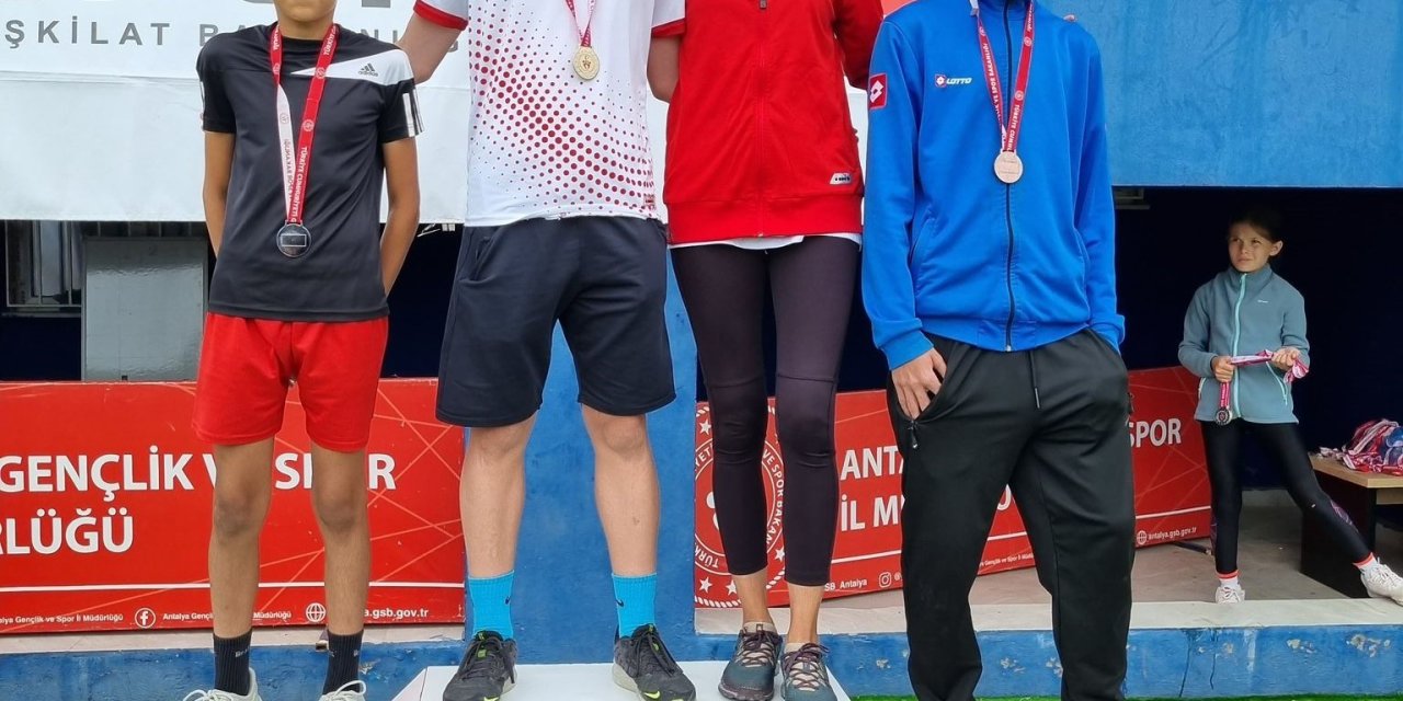 Denizli Büyükşehir Belediyespor başarılara doymuyor