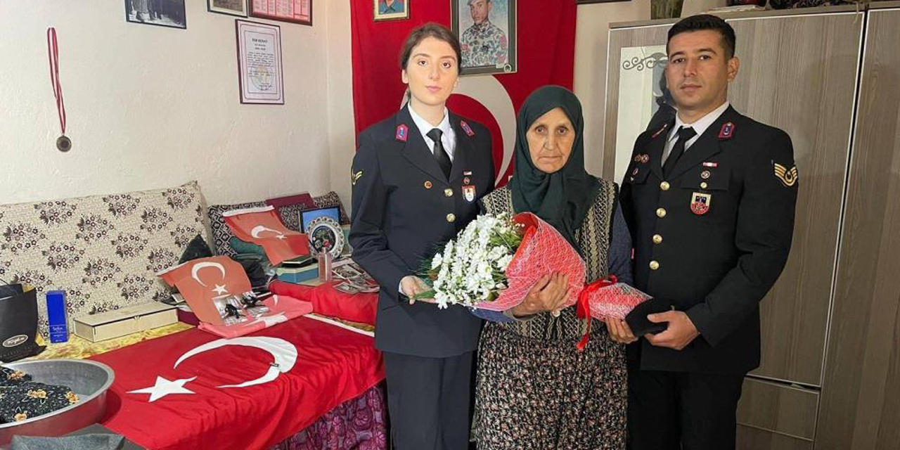 Jandarma şehit annelerini unutmadı