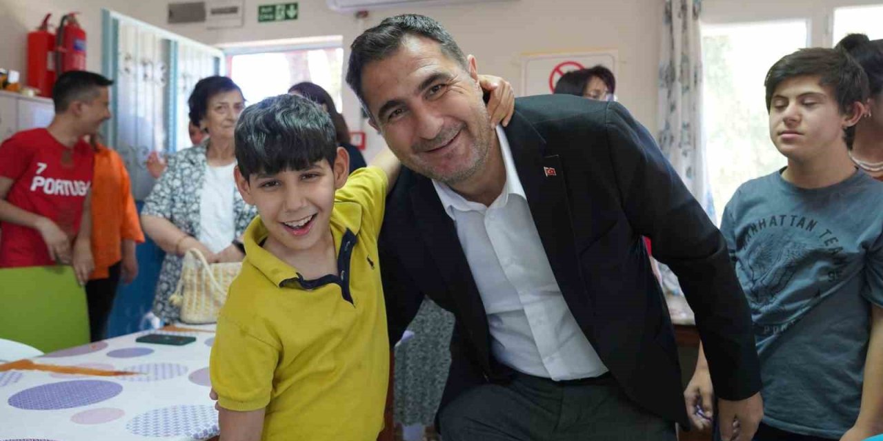 Başkan Tezcan, engelli bireyleri unutmadı