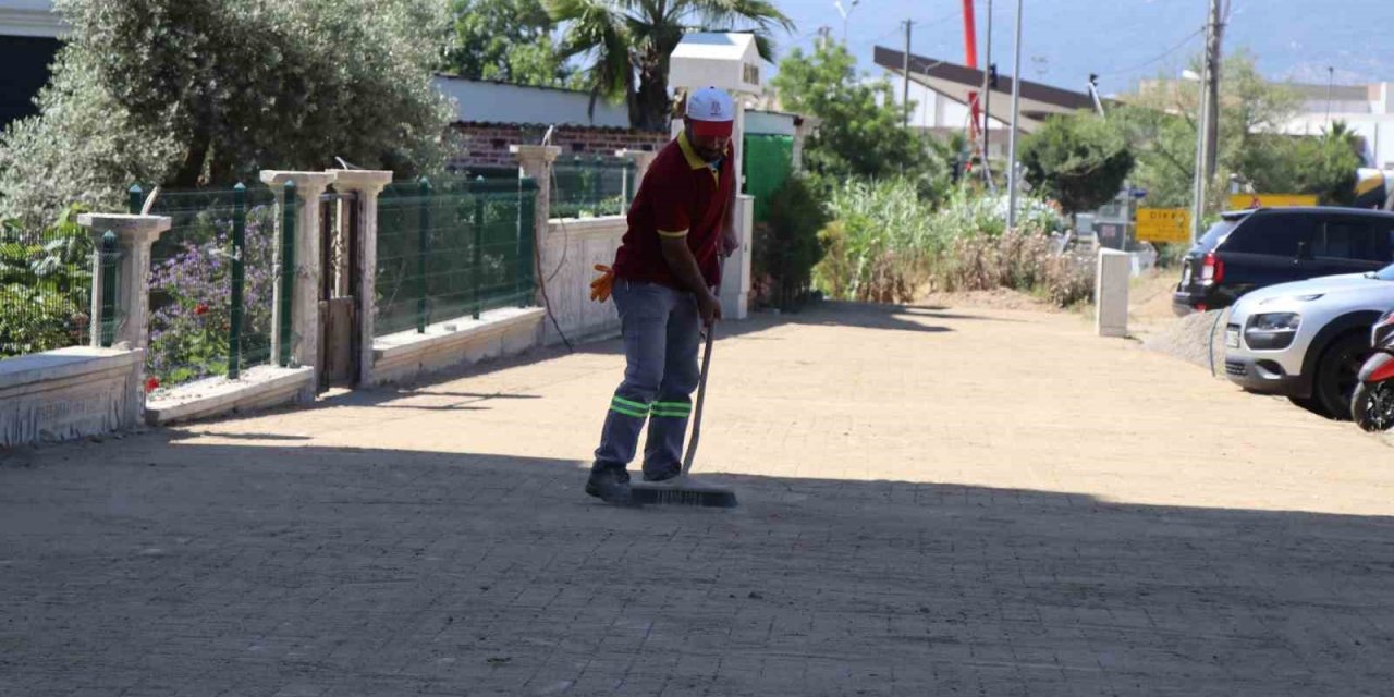 Nazilli Belediyesi İsabeyli’de yol çalışmalarını sürdürüyor