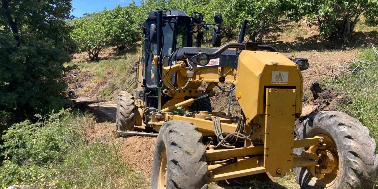 Efeler Belediyesi kırsal mahallelerde yol çalışmalarını sürdürüyor