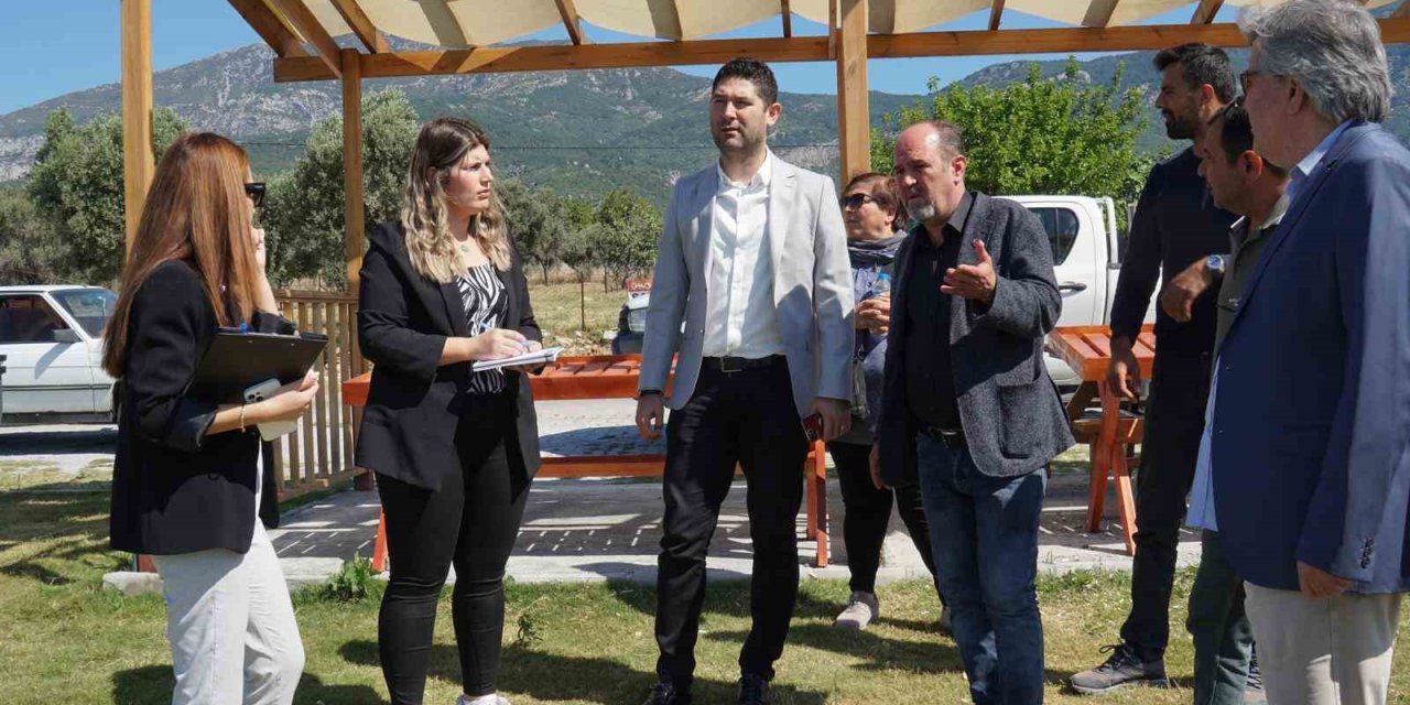 Söke Belediyesi mahallelerde sorunları yerinde tespit ediyor