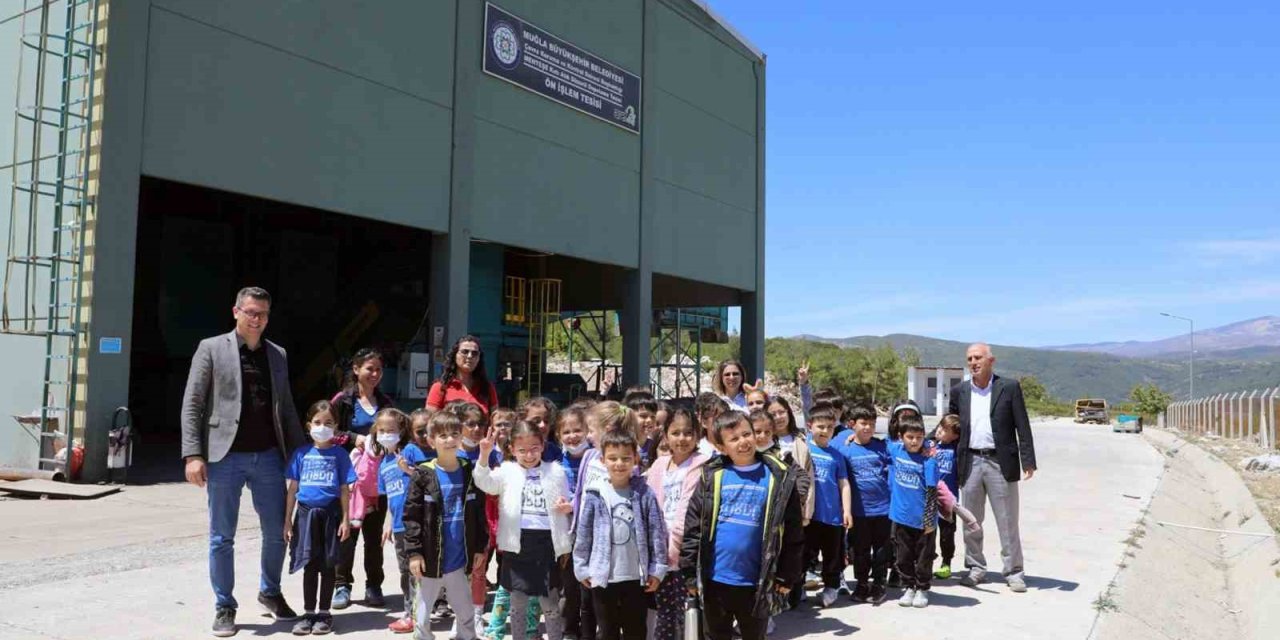 Minikler çöpün serüvenini yerinde öğrendi