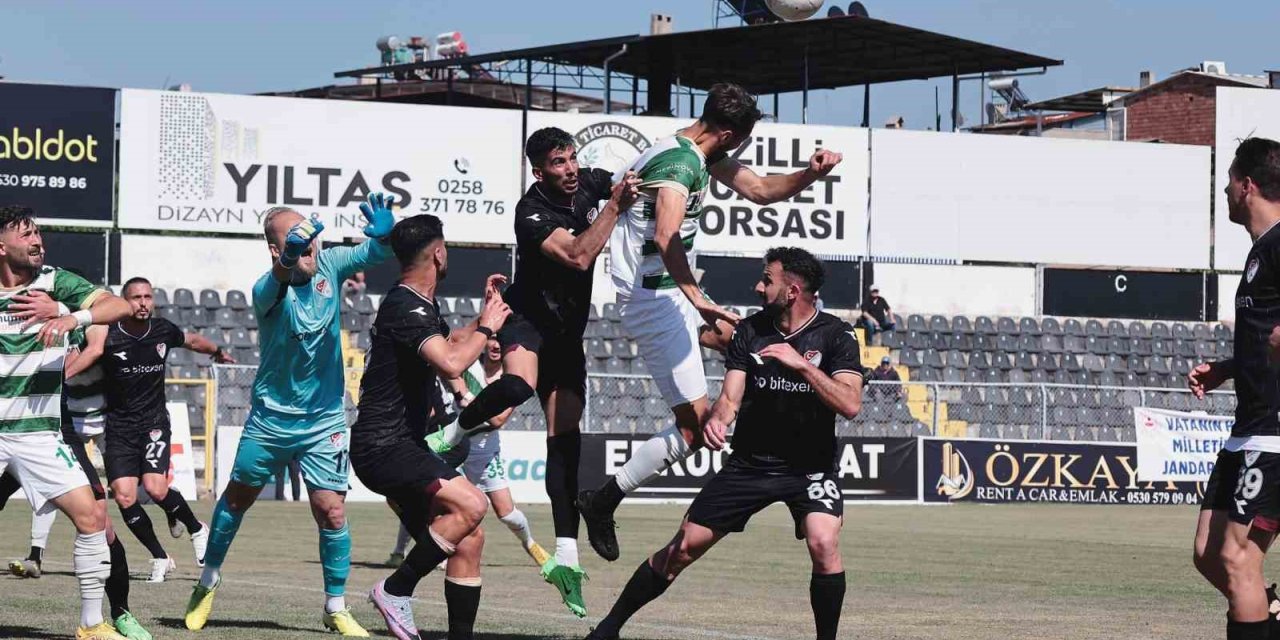 Efeler 09 SFK: 0 - Elazığspor: 3