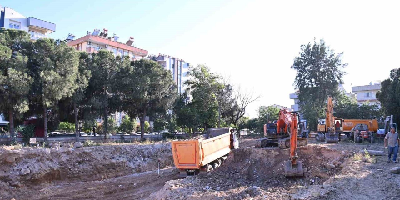 Vali Canbolat, yapımı devam eden huzurevinde incelemelerde bulundu