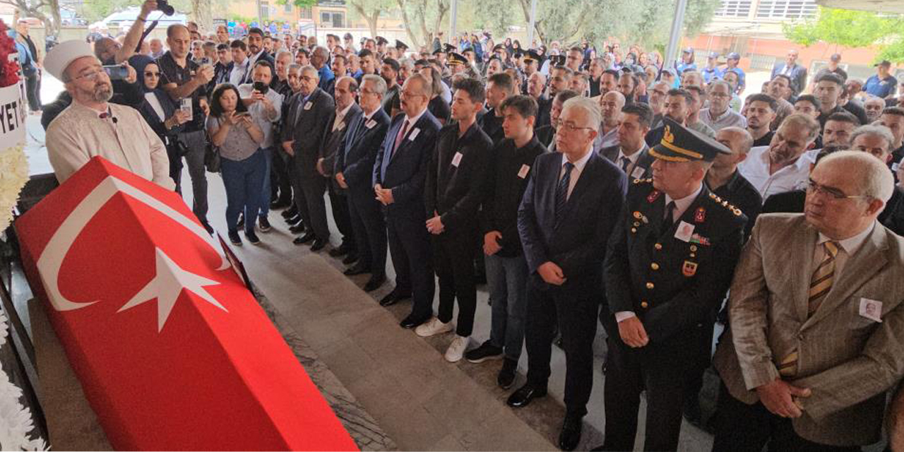Kalp krizi geçirerek hayatını kaybeden polis memuru son yolculuğuna uğurlandı