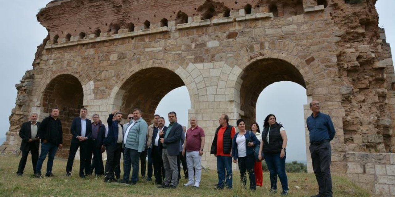 Künkcü’den Tralleis’te tarihi toplantı