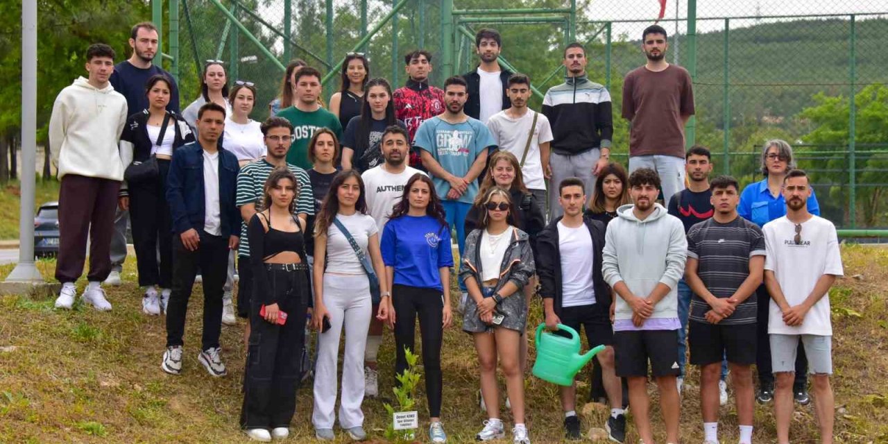 Depremde vefat eden MSKÜ öğrencileri anısına fidan dikildi