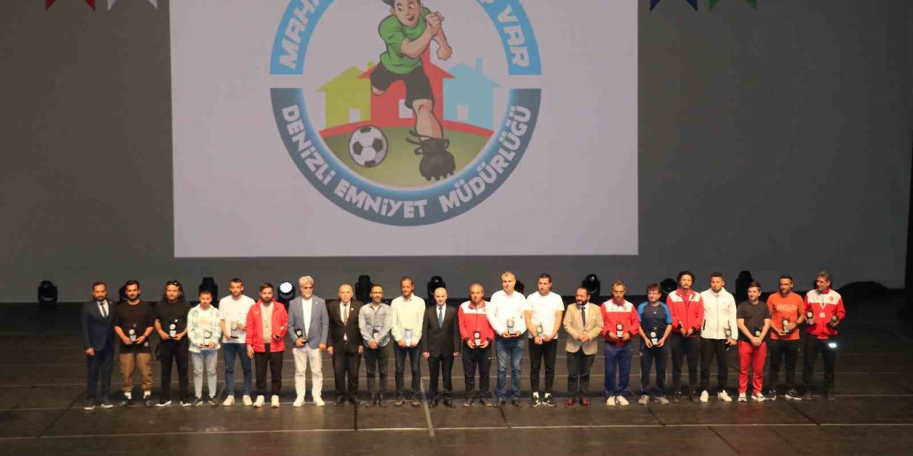 ’Mahallemde Maç Var’ turnuvasına katkı sunanlar ödüllendirildi