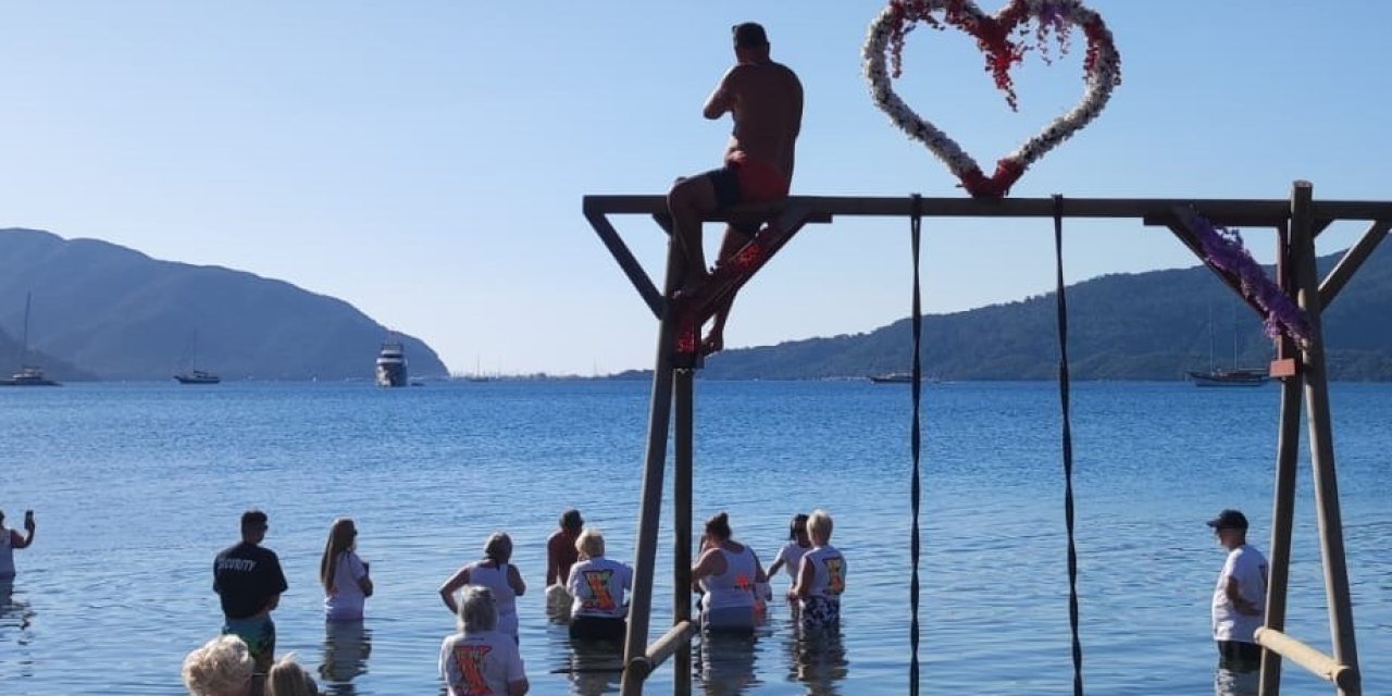 İngiliz turistin küllerinin denize dökülmesi olayının görüntüleri ortaya çıktı