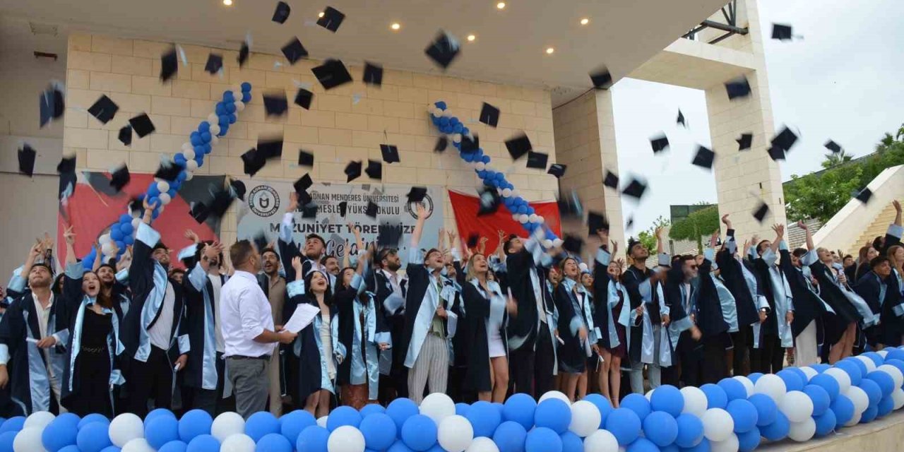 Didim MYO’da mezuniyet coşkusu