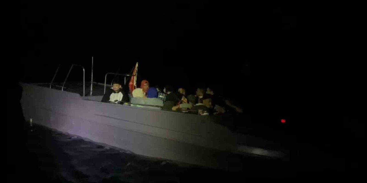 47 düzensiz göçmen yakalandı; 1 gözaltı