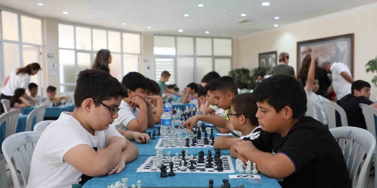 Büyükşehir’in Satranç Turnvası’nda hamleler yarıştı