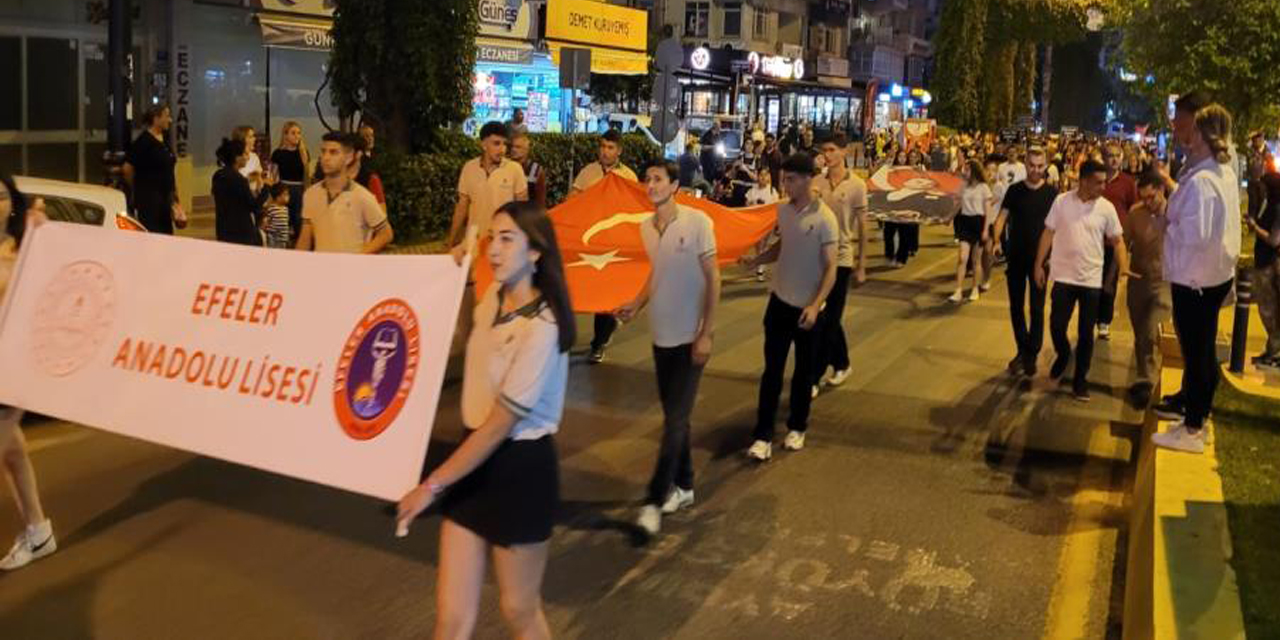 Liseli gençlerden anlamlı yürüyüş