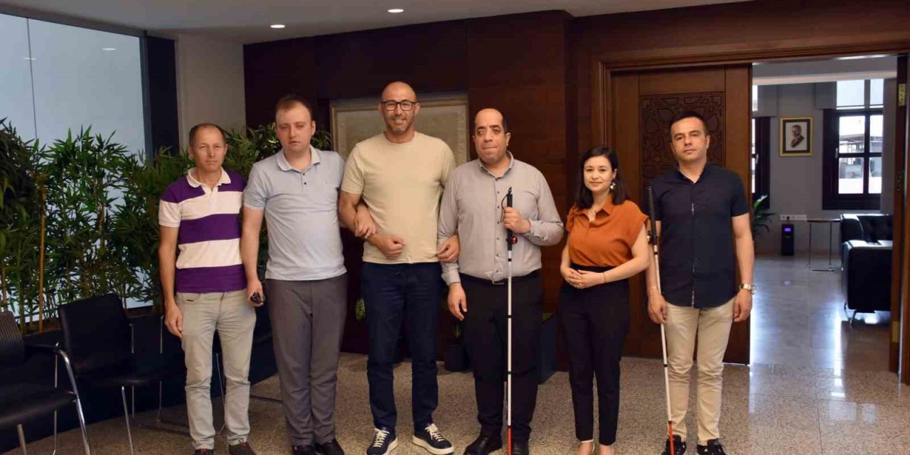 Başkan Zencirci, Altı Nokta Körler Derneği’ni ağırladı