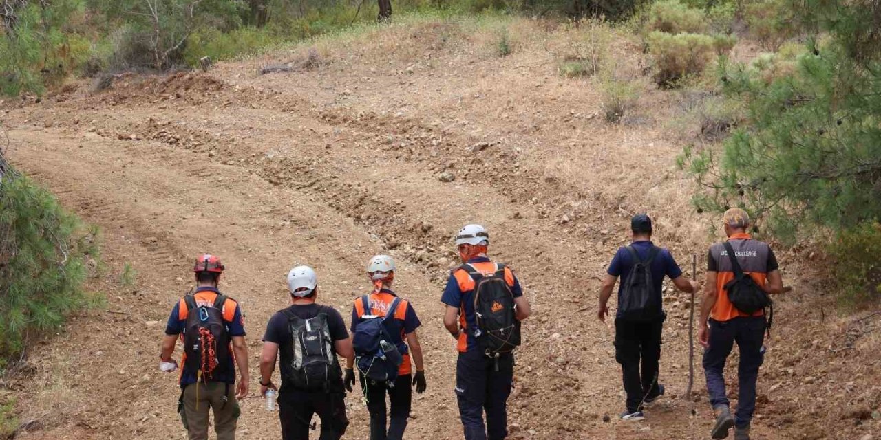Fethiye’de kayıp kişiyi arama çalışması sürüyor