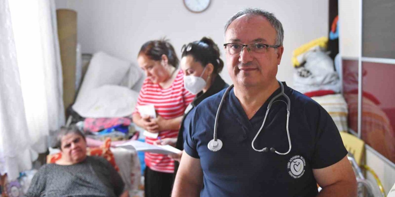 İzmir Büyükşehir, ’Evde Bakım’ ile şifa dağıtıyor